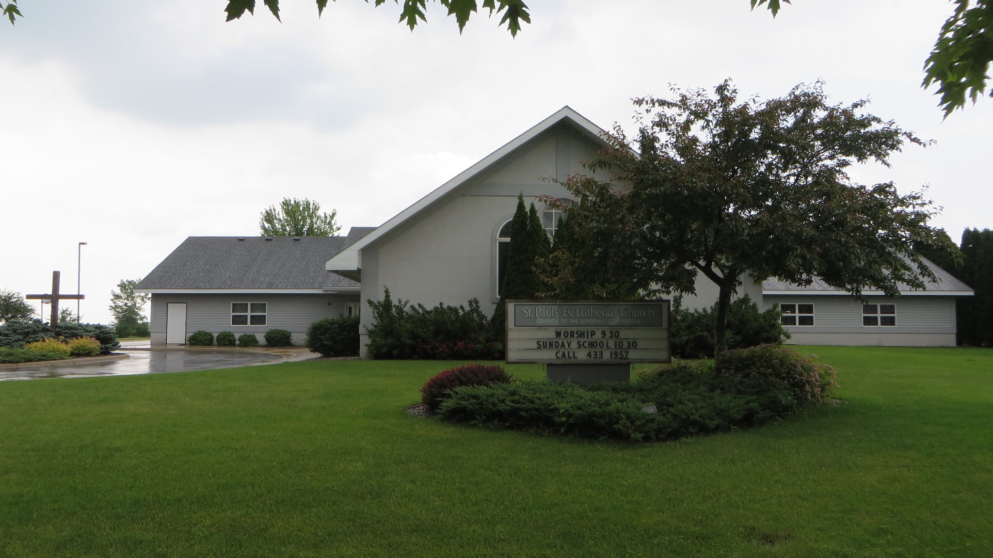 St. Paul's Lutheran Church, Austin, MN from east